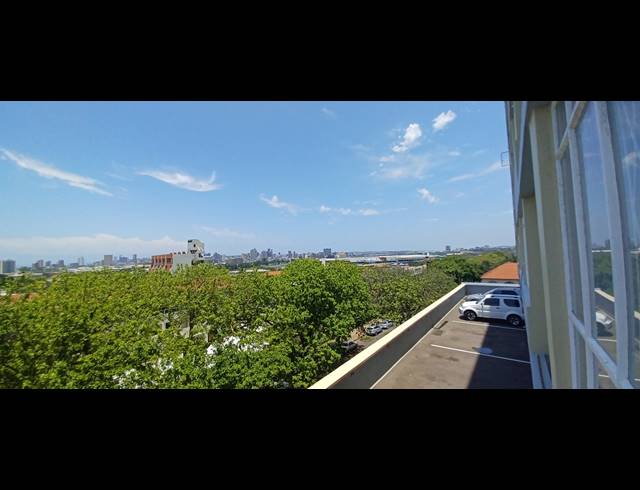 1.5 BEDROOM APARTMENT TO LET IN MORNINGSIDE